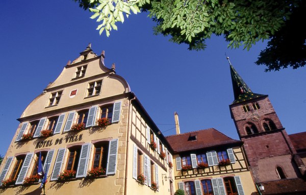 Abbildung: „Charmantes Hotel mit Berg-Panorama“