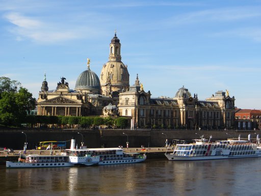 Abbildung: „Städtereise nach Dresden“